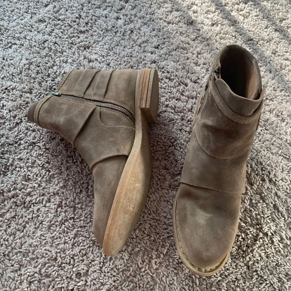 Born Moraga Brown Bootie Ankle Boots